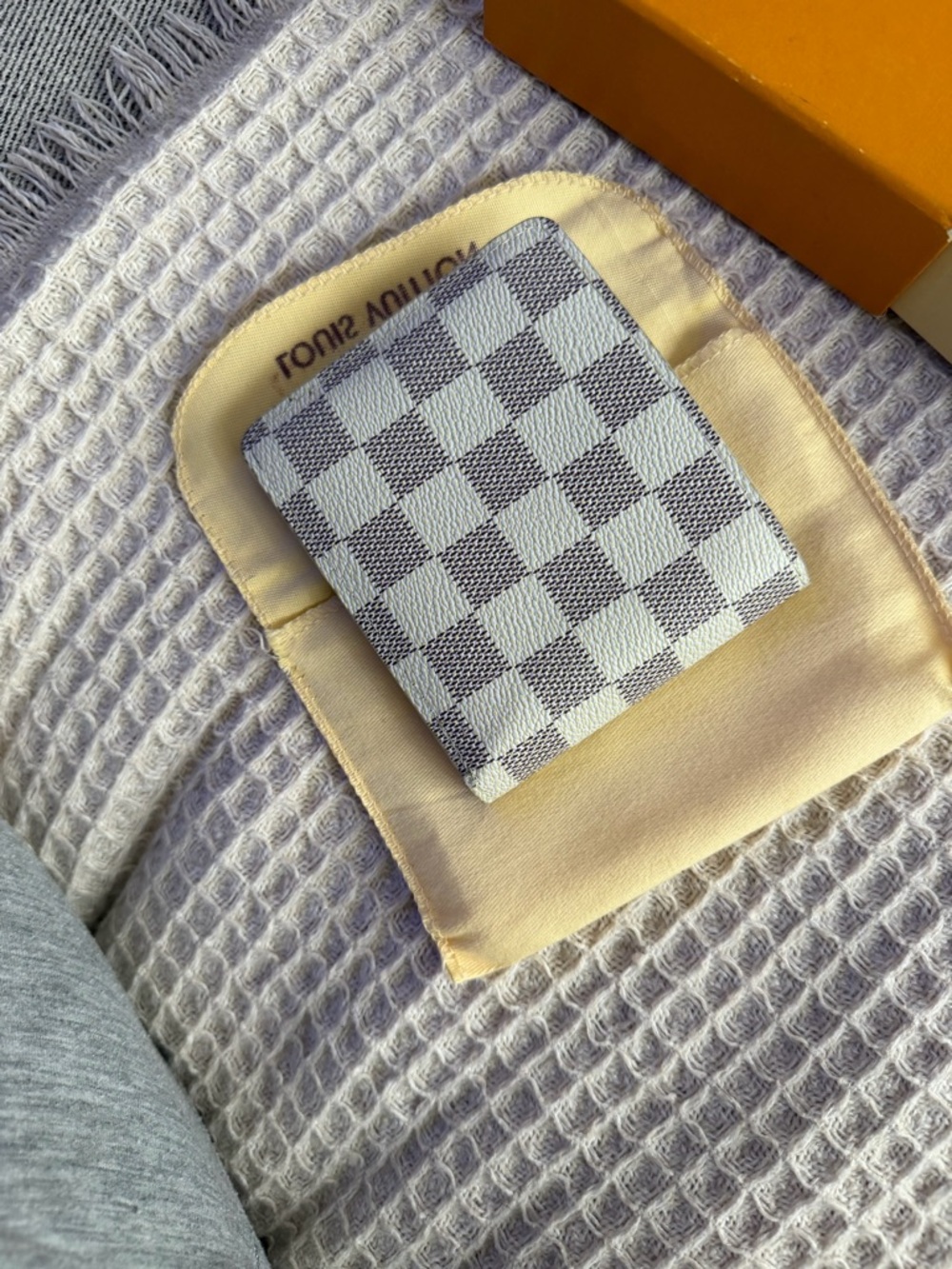 Louis Vuitton Damier Azur Card Holder - White/Gray - Picture 6 of 6